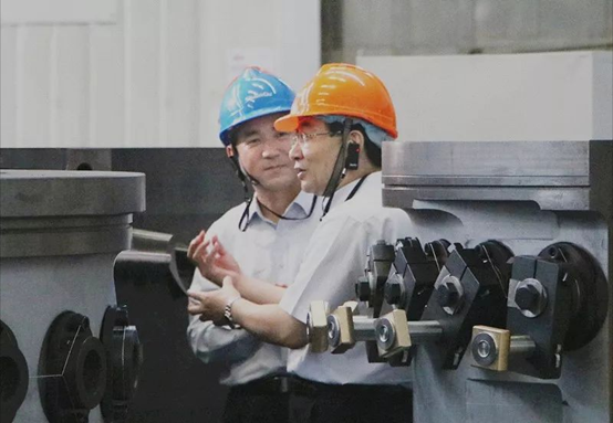 陕西省委书记、省人大常委会主任胡和平一行光临ABPAY钱包官方网站“话转型”“谈发展”